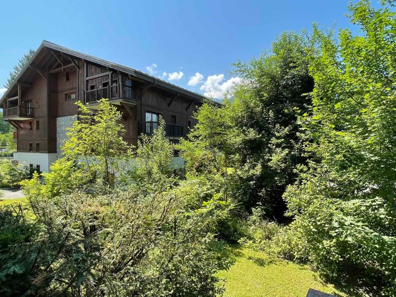 RESIDENCE