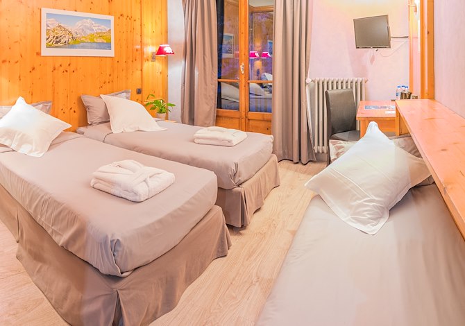 Kamer appartement voor 3 personen Groot bed + eenpersoonsbed - Hôtel Alpazur 3* - Val Cenis Lanslebourg