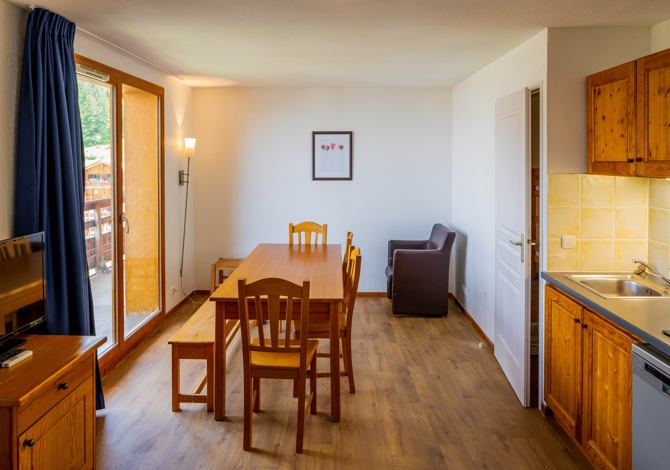 3 Kamers 6/8 personen Slaaphoek CS - Résidence Les Chalets de Bois Méan 3* - Les Orres
