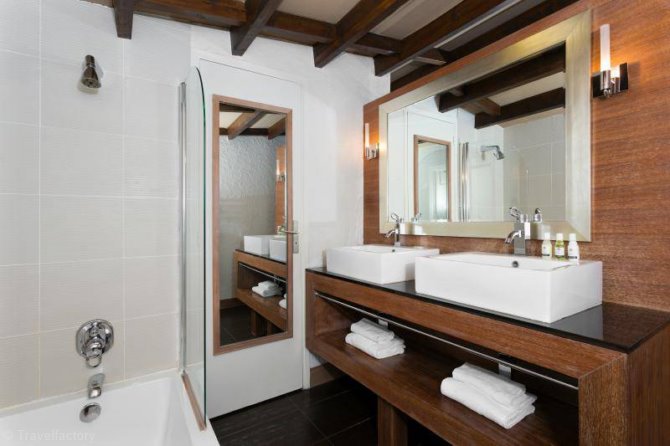 Duplex Suite Familie Zuid 2ad + 1 of 2 kinderen -12 jaar met Halfpension - Hôtel Madame Vacances Ibiza 3* - Les Deux Alpes Venosc