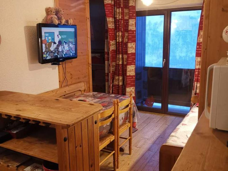 Studio Les Menuires, 2 kamers, 4 personen - Idéal pour un couple et 2 enfants, au calme et aux pieds des pistes. - Les Menuires Croisette