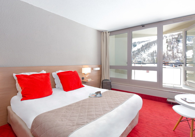 Slaapkamer Superior 2 Personen (tweepersoonsbed) in All Inclusive - Hôtel Club du Soleil Le Pas du Loup 3* - Isola 2000