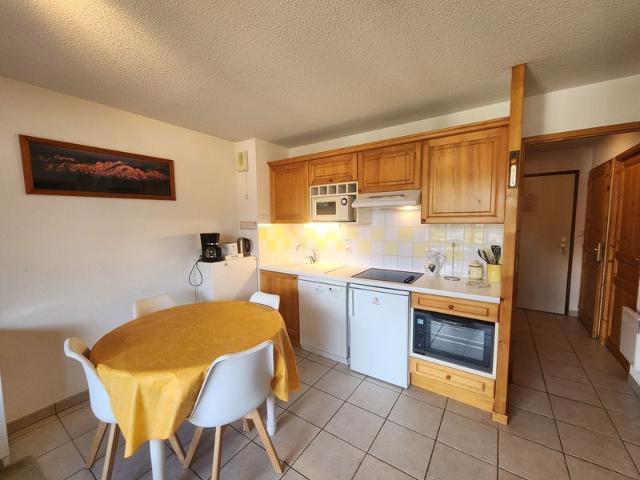 RESIDENCE