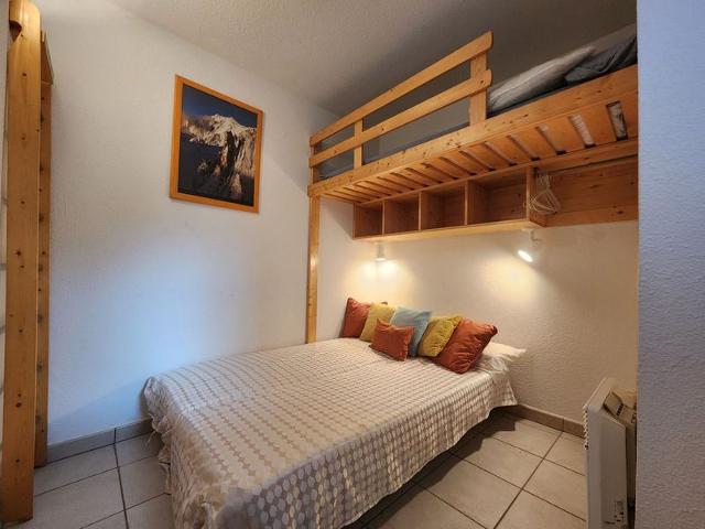 RESIDENCE