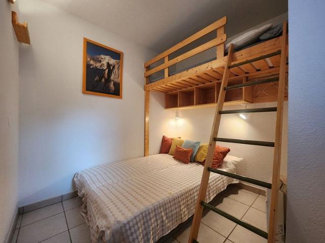 RESIDENCE