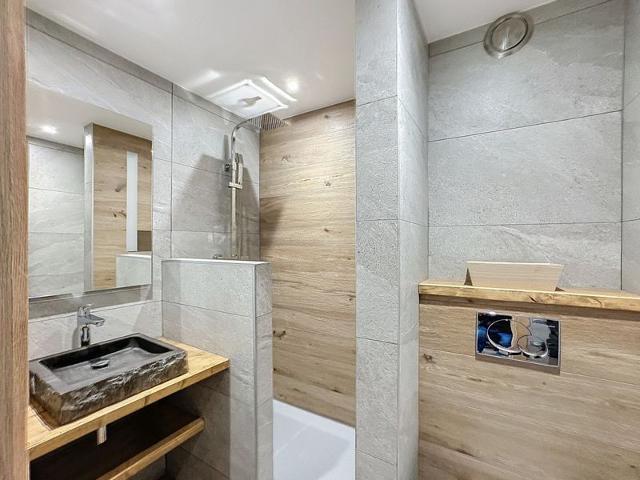 ARAVIS R09 - Agréable studio 4 pers, 22m² , expo sud, aux pieds des pistes et des commerces - Les Menuires Croisette