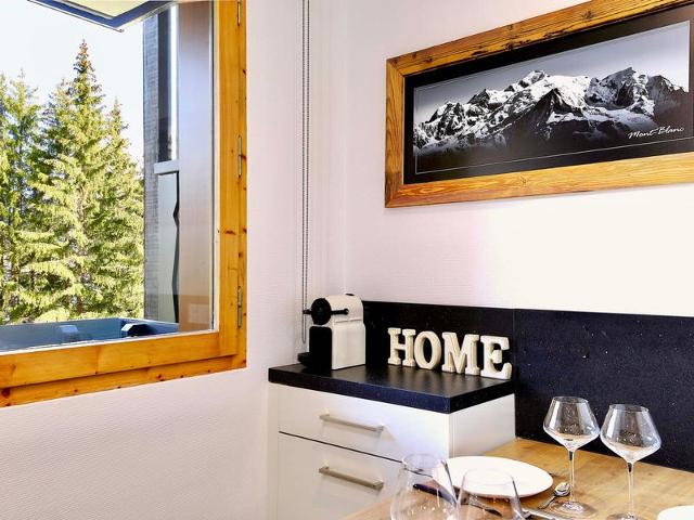 NOUVEAUTE ! Nid Douillet renové ski aux pieds ! - Courchevel 1550