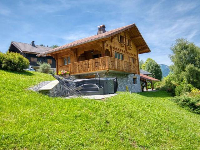Chalet au calme avec jacuzzi - Morillon Village