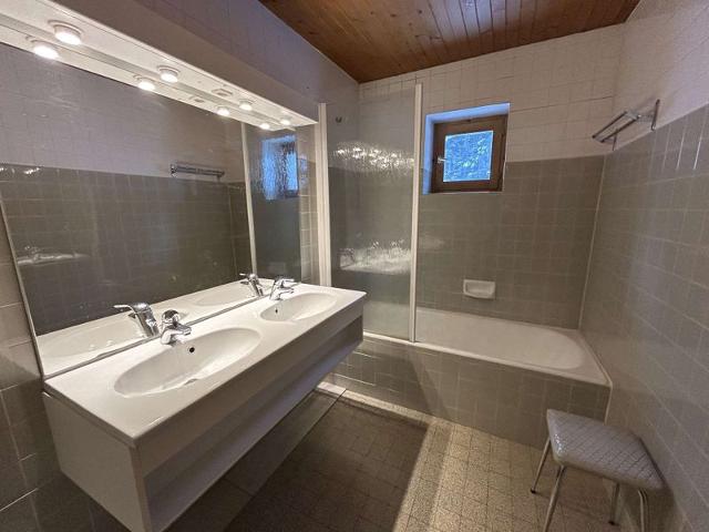 Chalet Le Grillon MRB000-GRI - Méribel Centre 1600