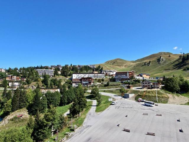 Studio 3/4 places avec belle vue sur pistes et chapelle, doté d'une place de parking couvert. - Chamrousse