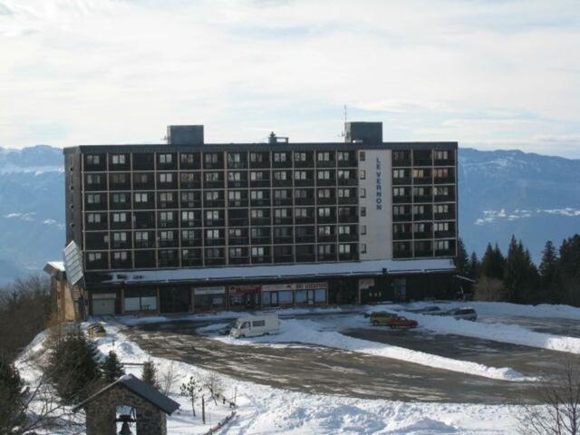 Studio 3/4 places avec belle vue sur pistes et chapelle, doté d'une place de parking couvert. - Chamrousse