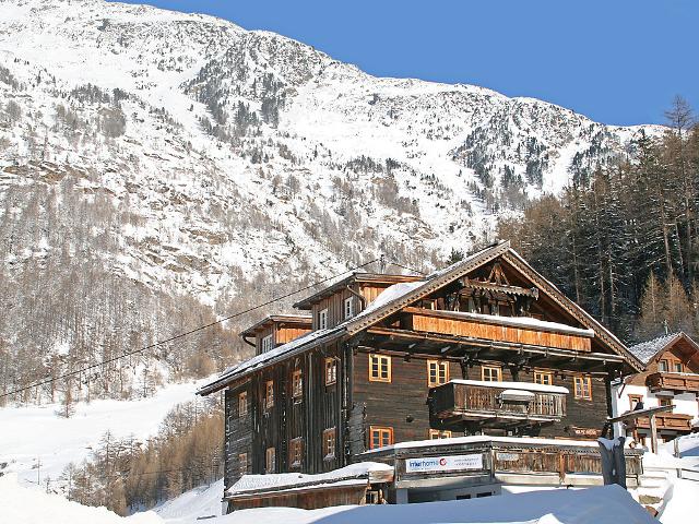 Chalet Beim Holzschnitzer